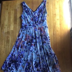 🔵 Vera Wang fit and flair handkerchief dress